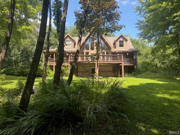 18440 12th Rd, Plymouth, IN 46563