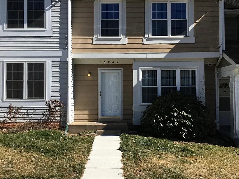 15205 Streamside Ct — Photo 3