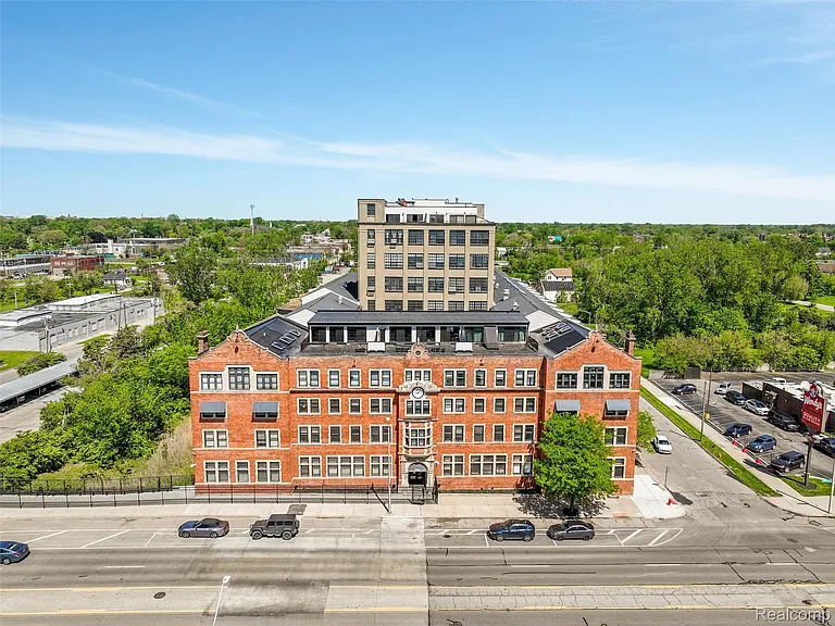 6533 E Jefferson Ave #413W — Photo 4