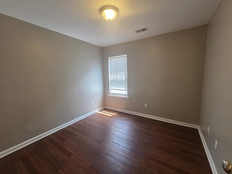 1315 Crosstown Ct — Photo 11