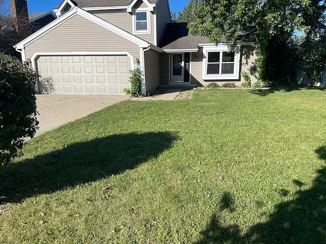 1120 Windridge Dr — Photo 3