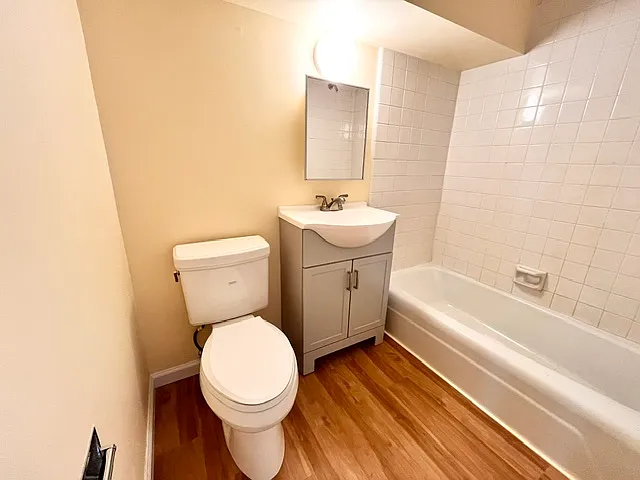 407 Temple St #B — Photo 9