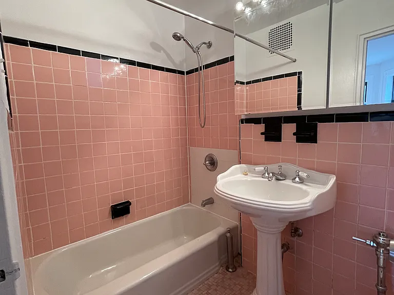 401 Convent Ave #1A — Photo 5