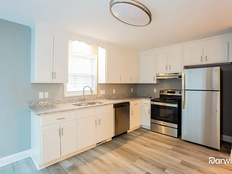 978 Braxton Dr — Photo 4