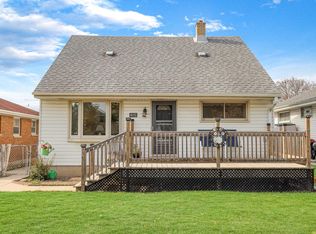 4651 S 48th St, Greenfield, WI 53220