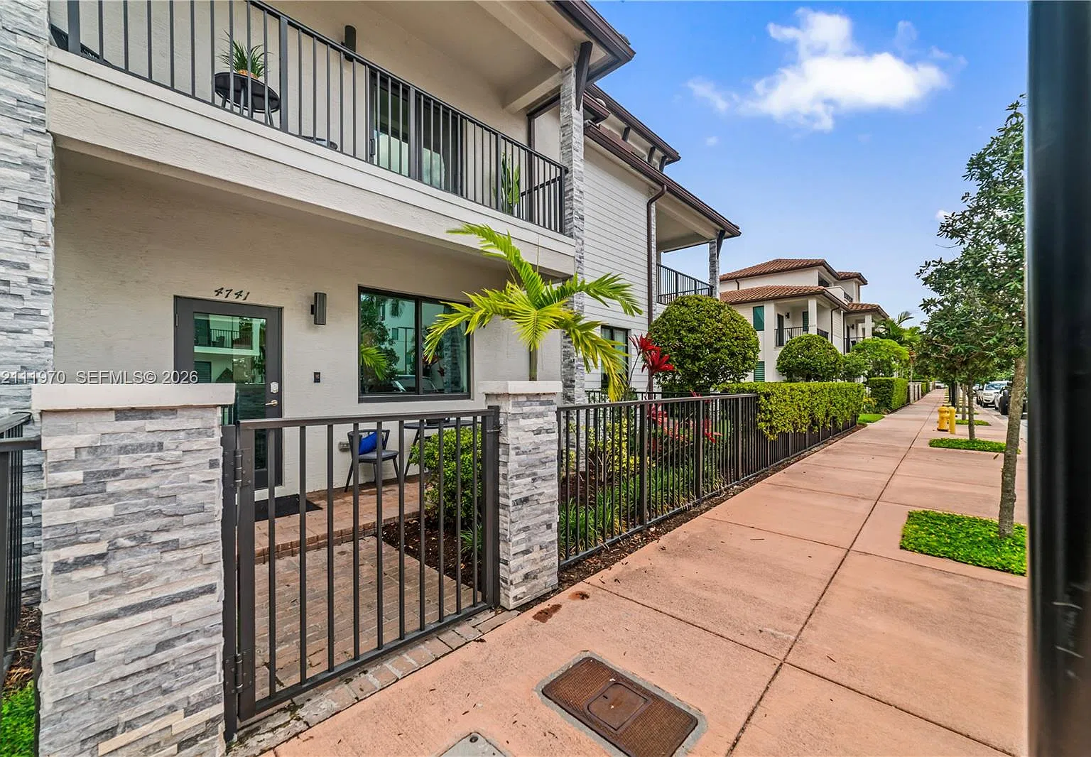 Downtown Doral South Phas — Photo 1