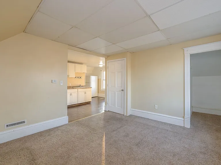 343 N Main St — Photo 3