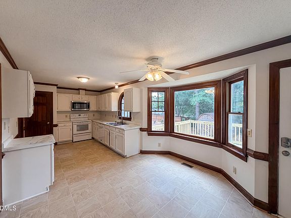 5th image of 3921 Iron Horse Rd
