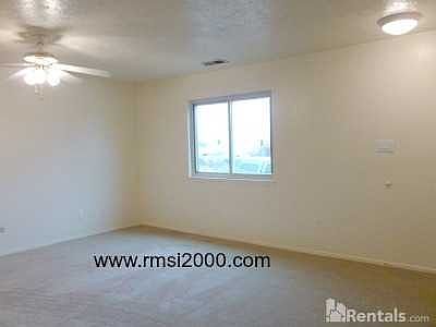 2nd image of 236 Maxine St NE