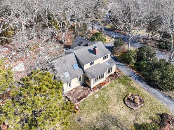 4 Beechwood Road, Falmouth, MA 02540