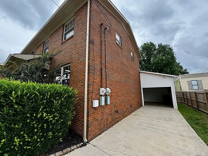 3 bed, 2.0 bath, 1148 sqft, $1,450 — Photo 2