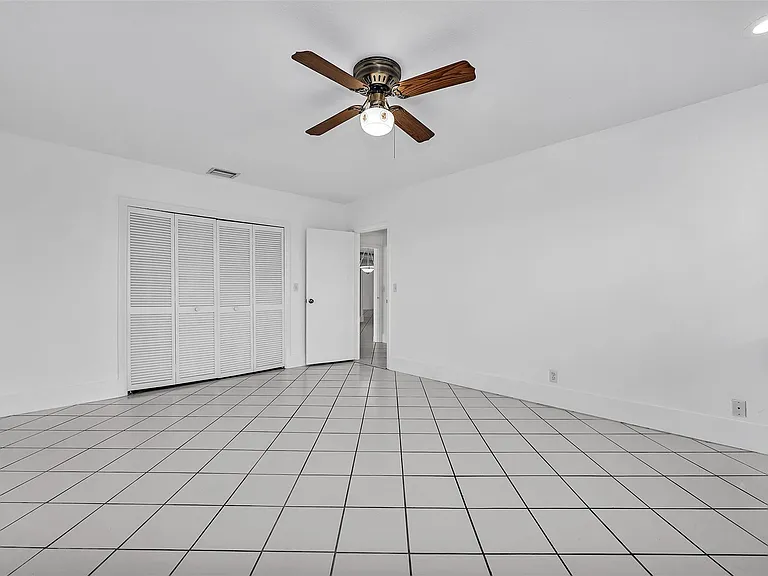 2427 Sea Island Dr — Photo 28