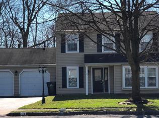 17 Croydon Ct, Englishtown, NJ 07726