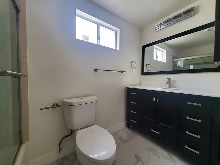 1546 Amherst Ave #302 — Photo 12