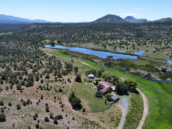 4820 Fort Rock Rd, Seligman, AZ 86337