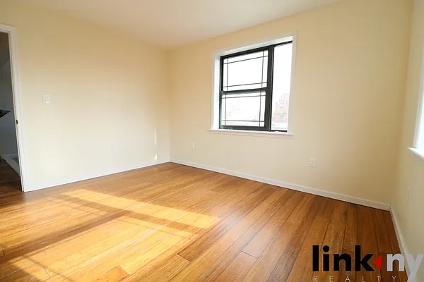 Rented by Link NY Realty | media 25