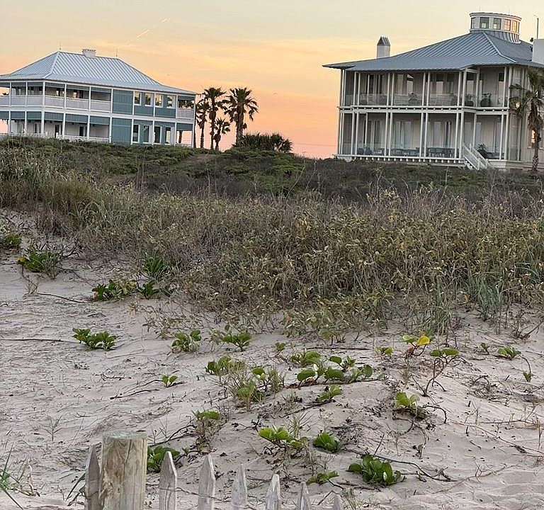 1st image of 8206 Breakers Blvd