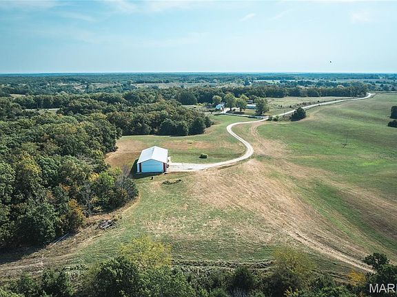 3rd image of 15264 Spring Creek Rd