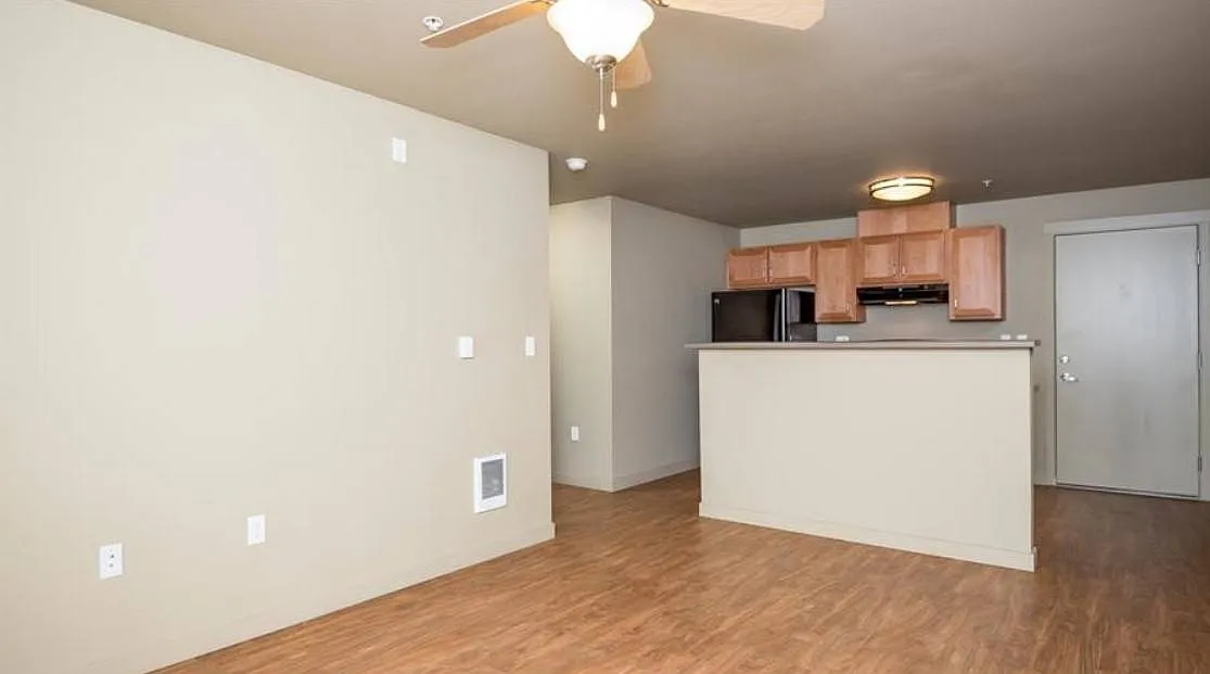 Monroe Street Apartments — Photo 4