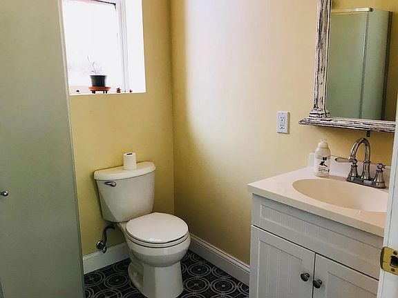 5th image of 3531 California Ave Floor 2