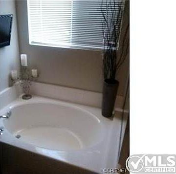 4th image of 1154 E Avenue K14
