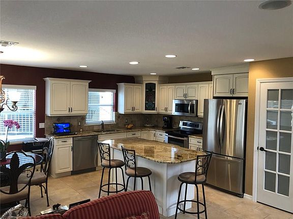 4th image of 458 Nettles Blvd