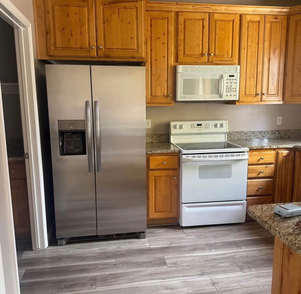 3 bed, 2.5 bath, 1450 sqft, $1,900 — Photo 3