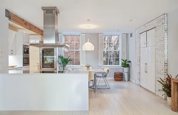 Sold by Compass | media 5