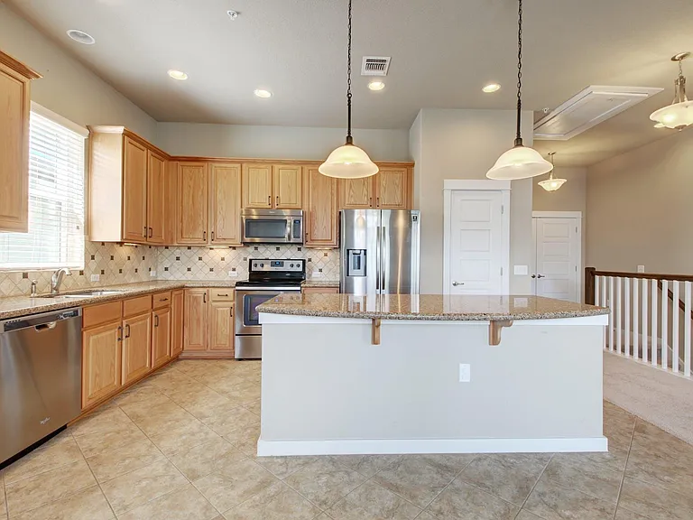2806 Moreno St — Photo 10