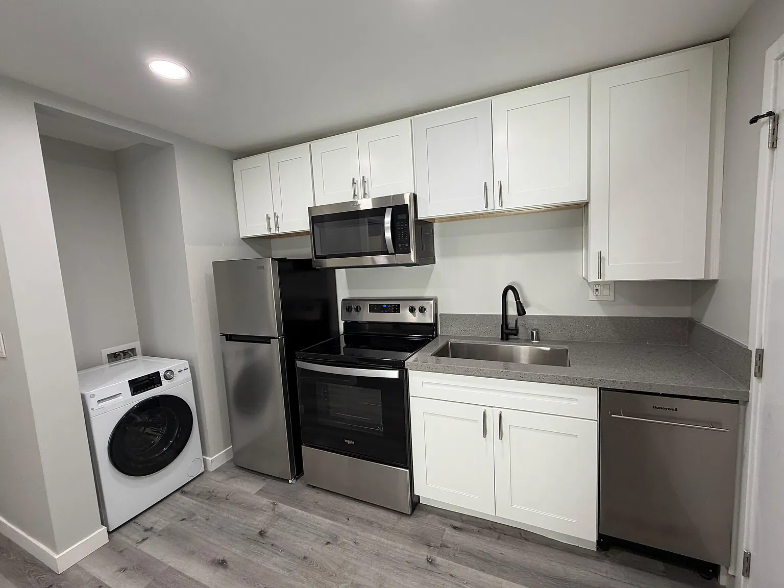 1 bed, $2,295 — Photo 2
