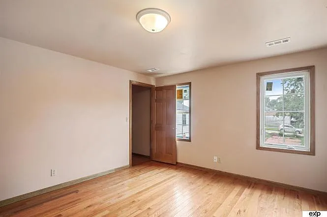 3502 Drexel St — Photo 7