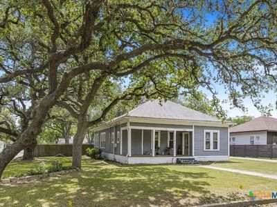 212 Whitfield St, Yoakum, TX, 77995