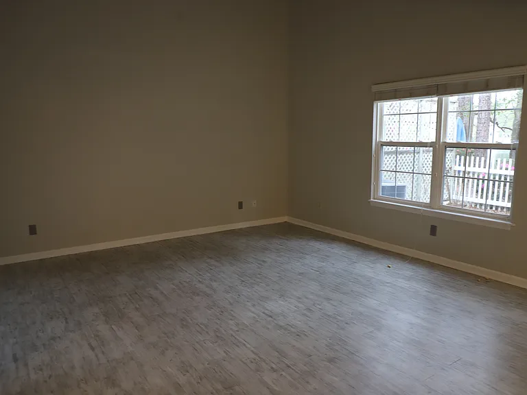 105 E Lakemont Dr — Photo 5