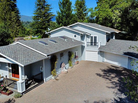 4th image of 24010 Summit Woods Dr