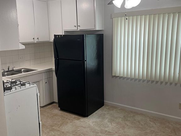 5th image of 1260 N Beachwood Dr APT 5