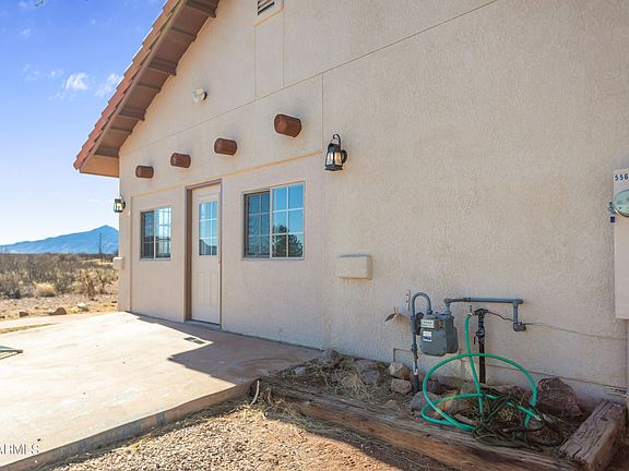 5th image of 556 E MULBERRY Lane