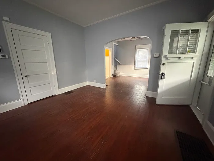 427 N Riley Ave — Photo 3