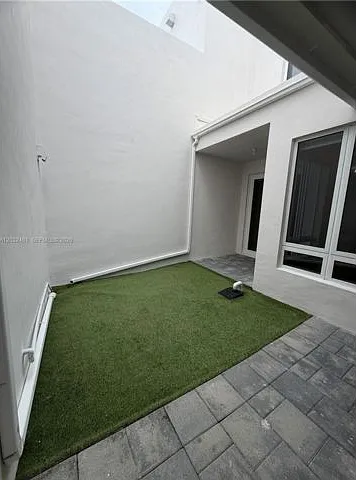 6440 NW 103rd Psge #6440 — Photo 7