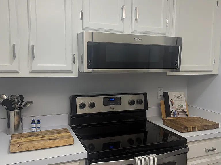 75 Royal Oak Ct #201 — Photo 10