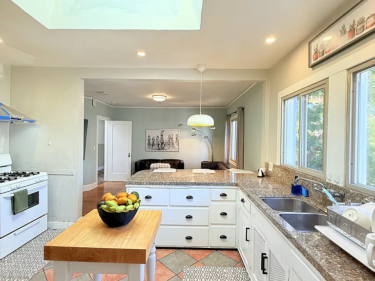 2803 Telegraph Ave — Photo 3