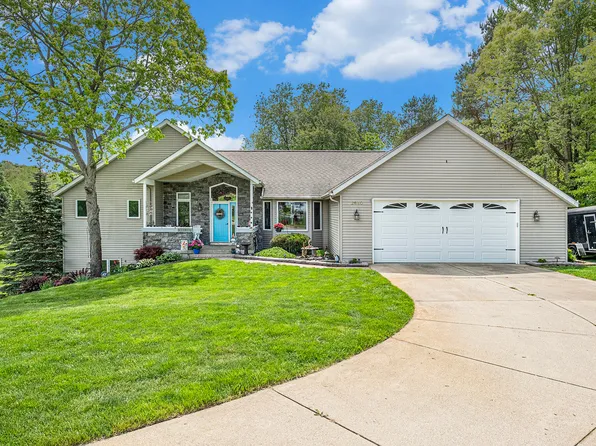 2640 Berkley Ct NE, Sparta, MI 49345