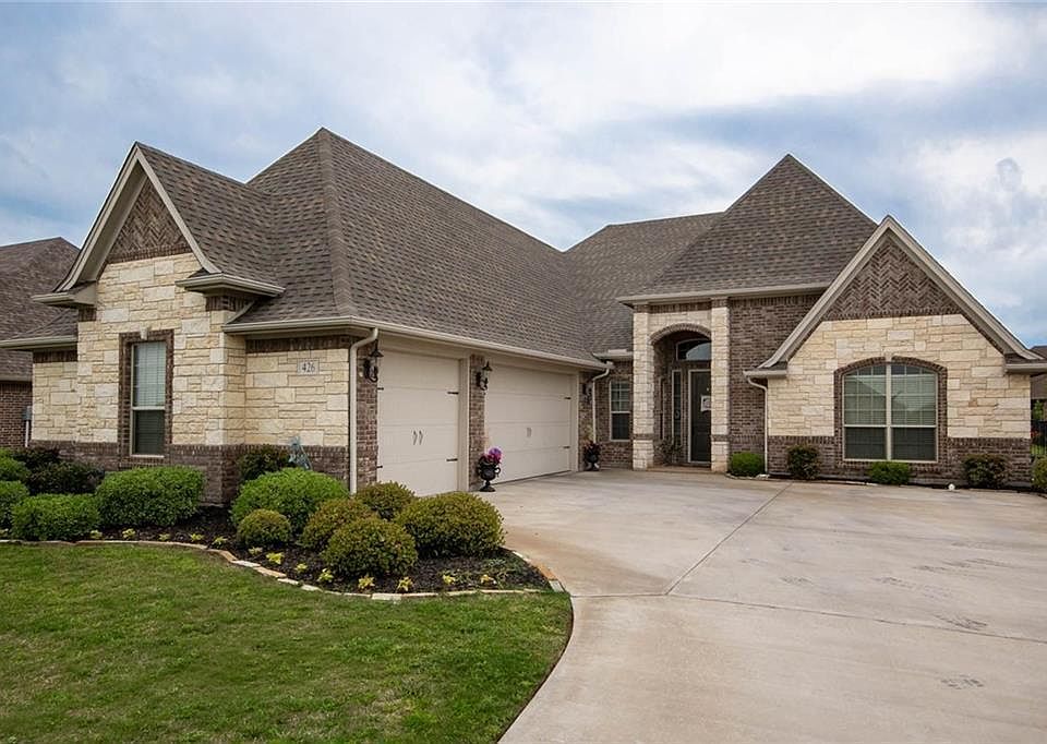 1st image of 426 River Bank Ln