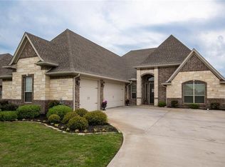 426 River Bank Ln, Granbury, TX 76049