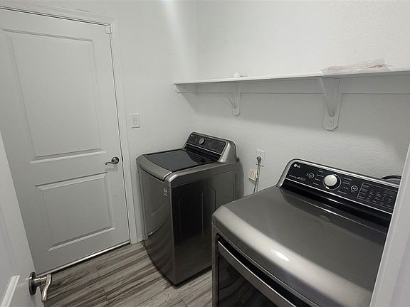 4th image of 8614 E 41st Ln
