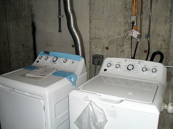 5th image of 732 Manton Ave #1R