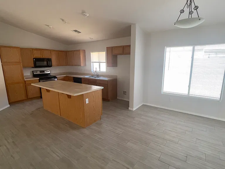 12801 W Soledad St — Photo 11