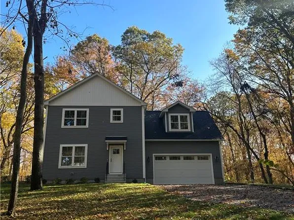 75 Half Moon Trl, South Kingstown, RI 02879