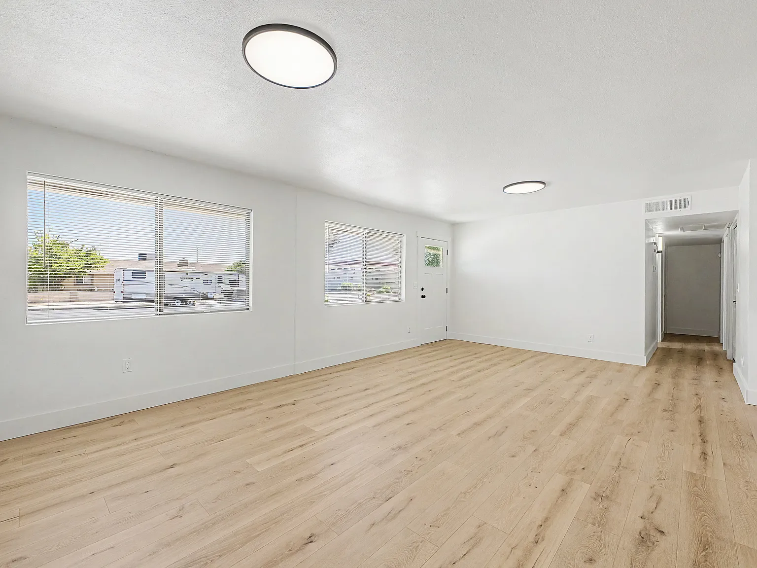 4 bed, 1855 sqft, $3,500 — Photo 3
