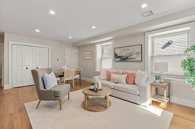 120 W 7th St #102 — Photo 3