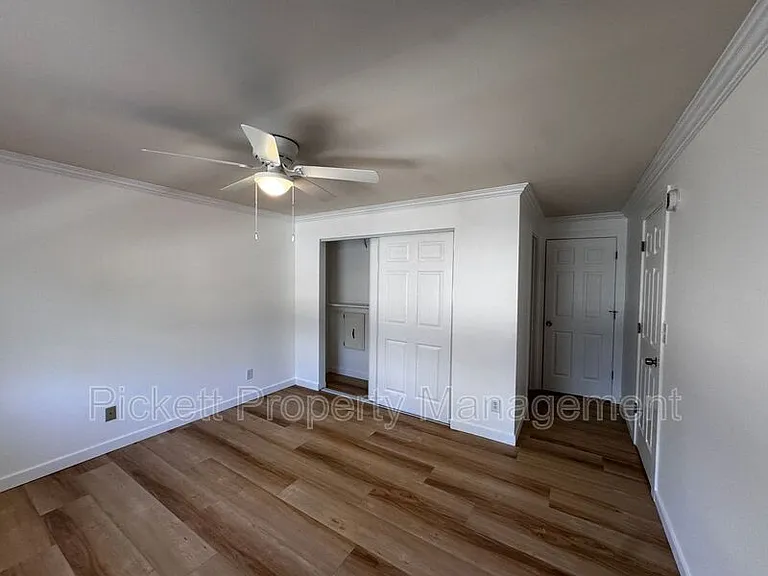 600 NE Flagstone Ln — Photo 12